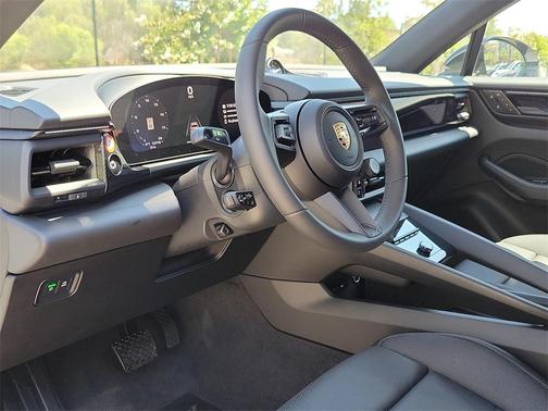 2024 Porsche Macan 4