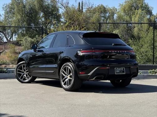 2023 Porsche Macan Base