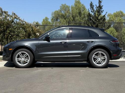 2024 Porsche Macan Base (PDK)