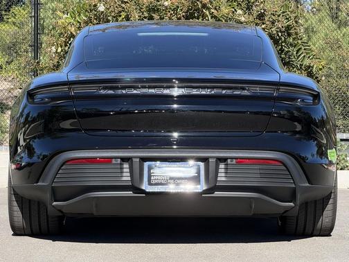 2023 Porsche Taycan 