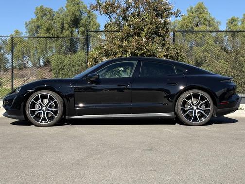 2023 Porsche Taycan 