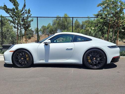 2024 Porsche 911 Carrera GTS
