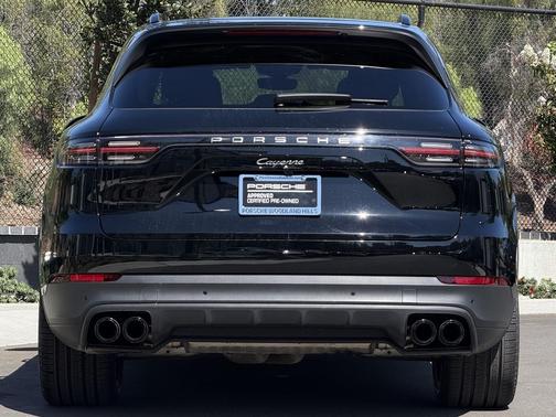 2023 Porsche Cayenne Platinum Edition