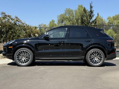 2023 Porsche Cayenne Platinum Edition