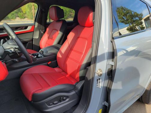 2025 Porsche Cayenne Cayenne