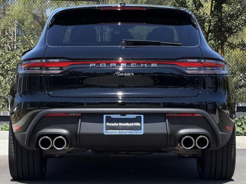 2025 Porsche Macan Base