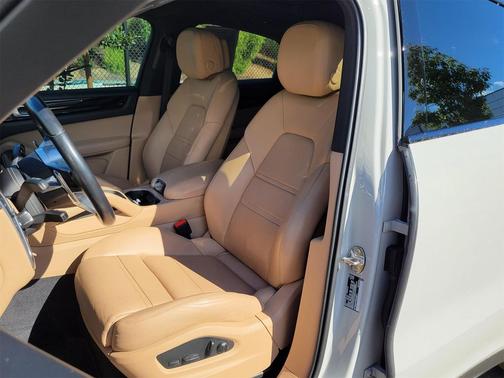 2023 Porsche Cayenne Cayenne