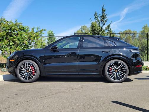 2026 Porsche Cayenne GTS