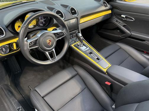 2024 Porsche 718 Boxster 