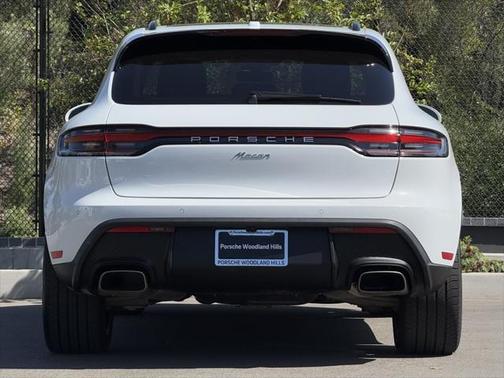2024 Porsche Macan Base