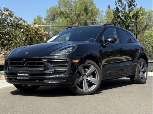 2025 Porsche Macan Loaner