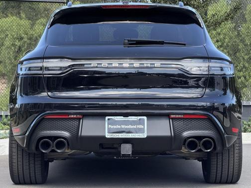 2025 Porsche Macan Loaner