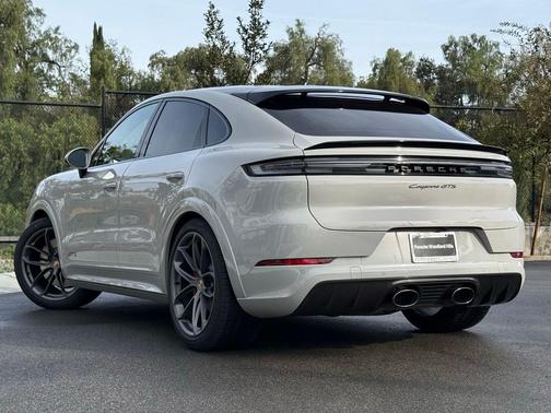 2026 Porsche Cayenne GTS