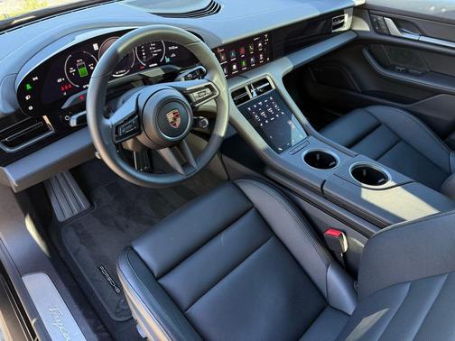 2025 Porsche Taycan Loaner