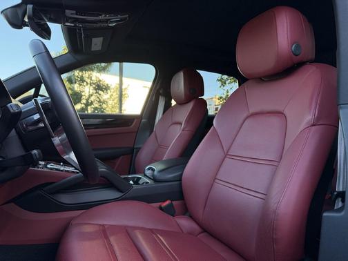 2023 Porsche Cayenne Cayenne E-Hybrid Platinum Edition