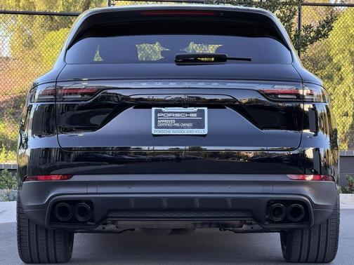 2023 Porsche Cayenne Cayenne E-Hybrid Platinum Edition