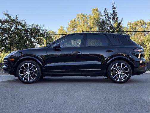 2023 Porsche Cayenne Cayenne E-Hybrid Platinum Edition