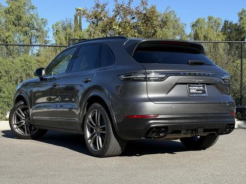 2022 Porsche Cayenne Cayenne