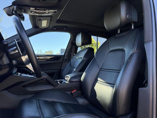 2022 Porsche Cayenne Cayenne