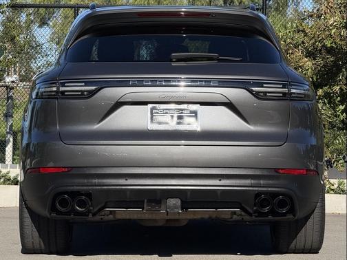 2022 Porsche Cayenne Cayenne