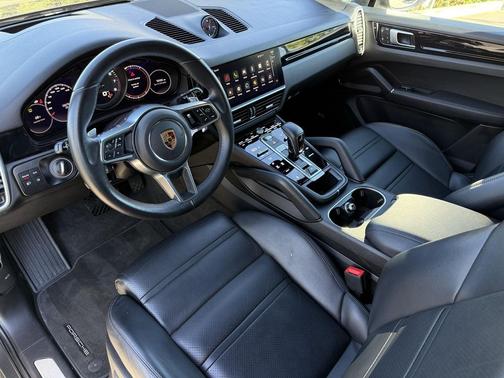 2022 Porsche Cayenne Cayenne