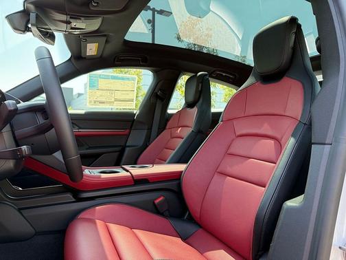 2025 Porsche Taycan 4S