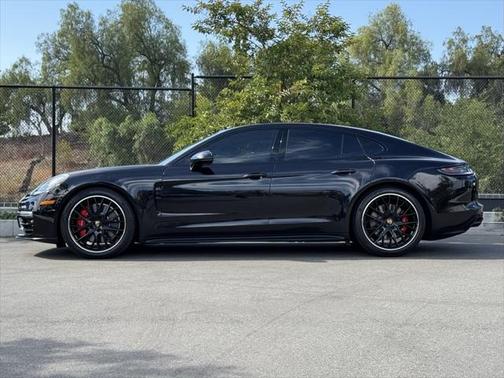 2022 Porsche Panamera GTS