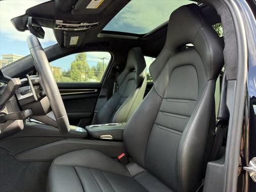 2022 Porsche Panamera GTS