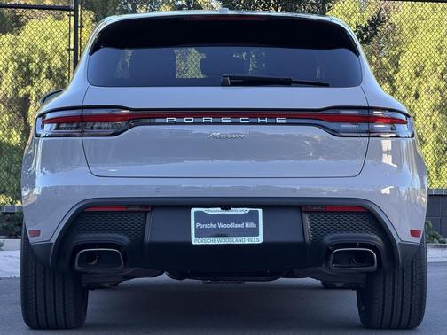 2026 Porsche Macan 