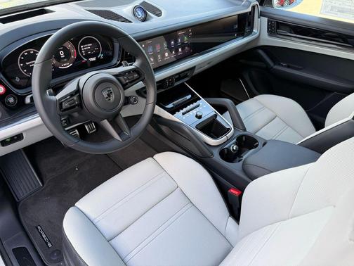 2026 Porsche Cayenne Cayenne Turbo E-Hybrid