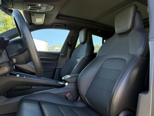 2025 Porsche Macan 4S