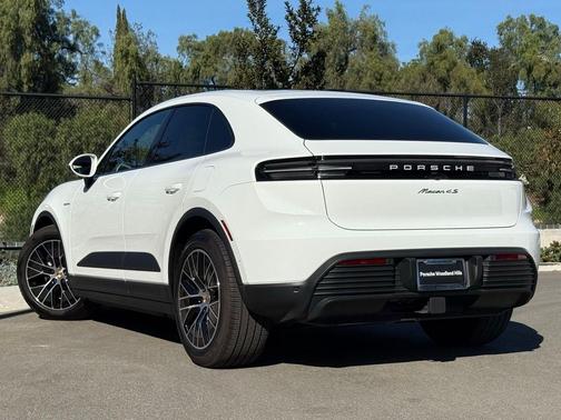 2025 Porsche Macan 4S
