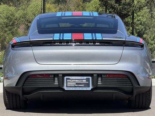 2022 Porsche Taycan 