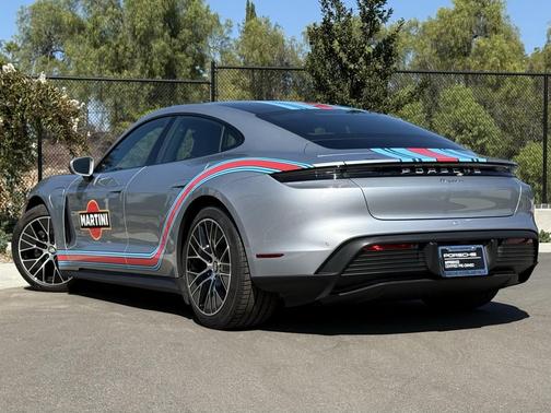 2022 Porsche Taycan 