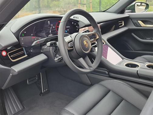 2025 Porsche Taycan 4