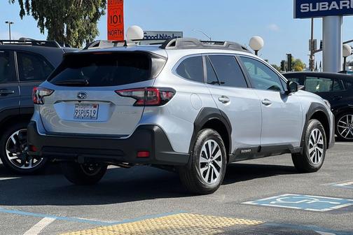 2025 Subaru Outback Premium