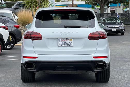 2018 Porsche Cayenne Platinum Edition