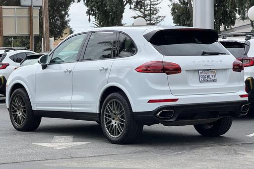 2018 Porsche Cayenne Platinum Edition