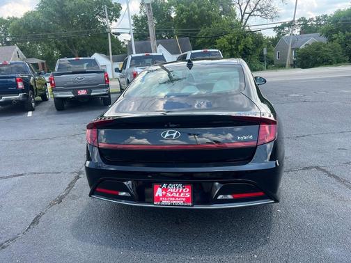 2023 Hyundai SONATA Hybrid SEL