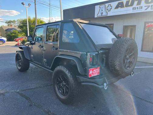 2016 Jeep Wrangler Unlimited Sahara