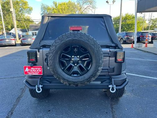 2016 Jeep Wrangler Unlimited Sahara