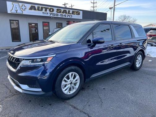 2024 Kia Carnival LX