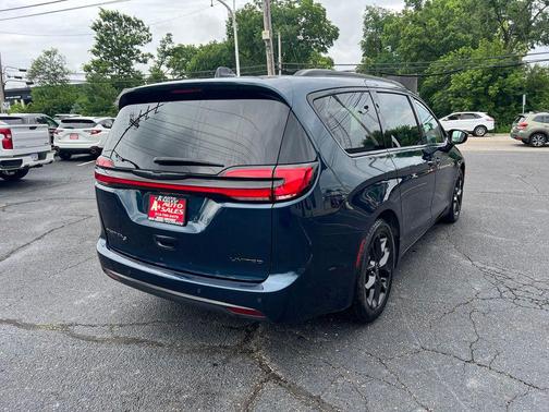 Blue Pearl 2025 Chrysler Pacifica Limited