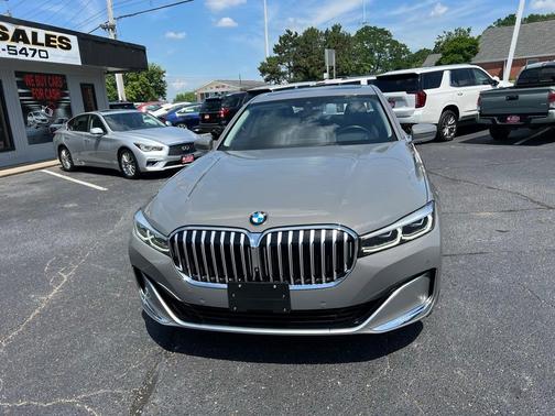 2021 BMW 750 i xDrive