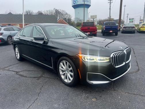 2022 BMW 740 i xDrive