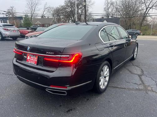 2022 BMW 740 i xDrive