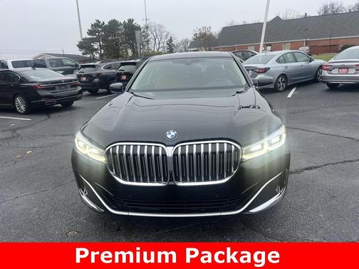 2022 BMW 740 i xDrive