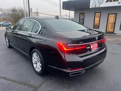 2022 BMW 740 i xDrive