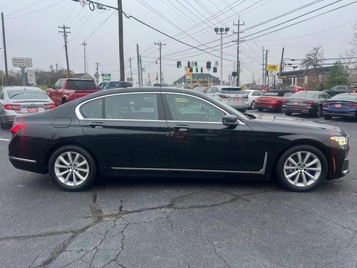 2022 BMW 740 i xDrive