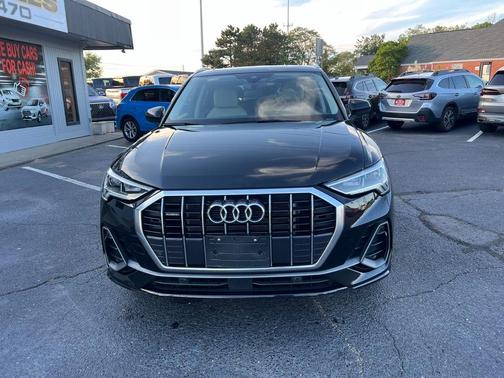 2023 Audi Q3 45 S line Premium